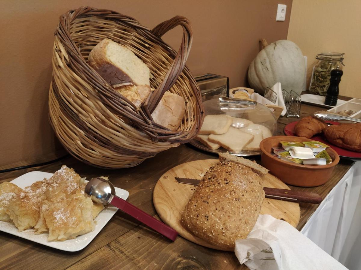 Karavos Hotel بورتاريا المظهر الخارجي الصورة